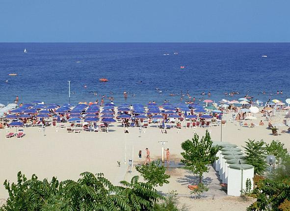 Hotel Boston Alba Adriatica Buitenkant foto